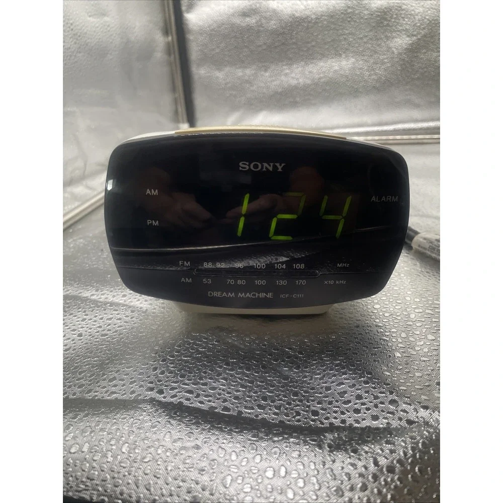 Sony Dream Machine #ICF-C111 FM/AM Clock Radio Black Face on White Tested Works!
